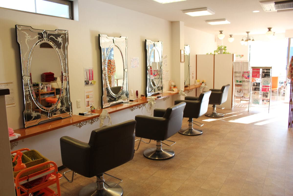 Revee salon photo 1